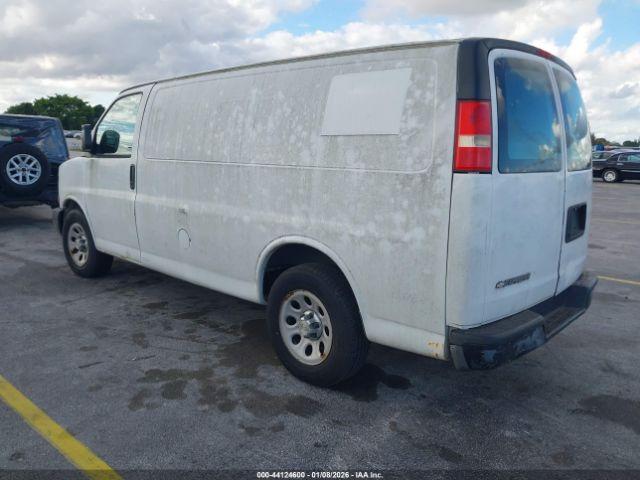 Chevrolet Express Work Van Image 2
