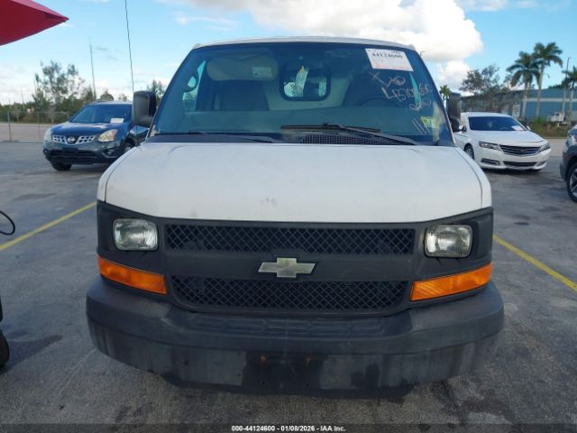 Chevrolet Express Work Van Image 4