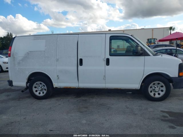 Chevrolet Express Work Van Image 10