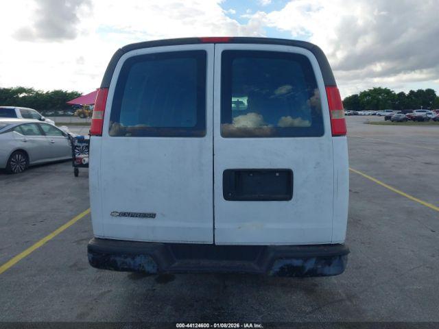 Chevrolet Express Work Van Image 14