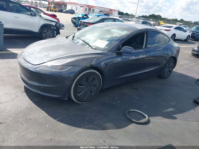 Tesla Model 3 Image 12
