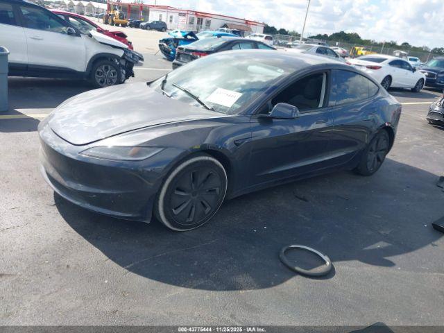 Tesla Model 3 Image 12