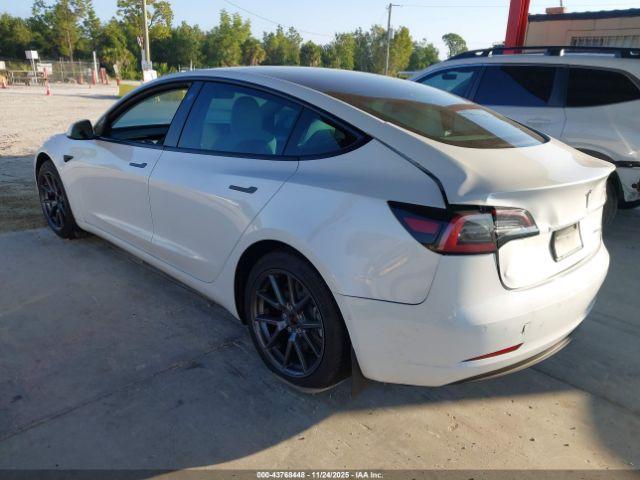 Tesla Model 3 Long Range Dual Motor All-wheel Drive Image 7