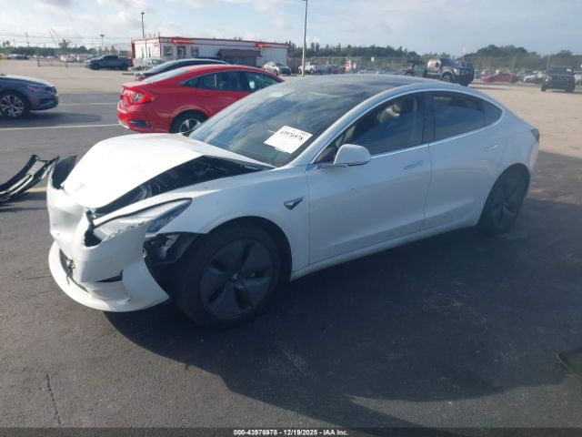 Tesla Model 3 Image 3