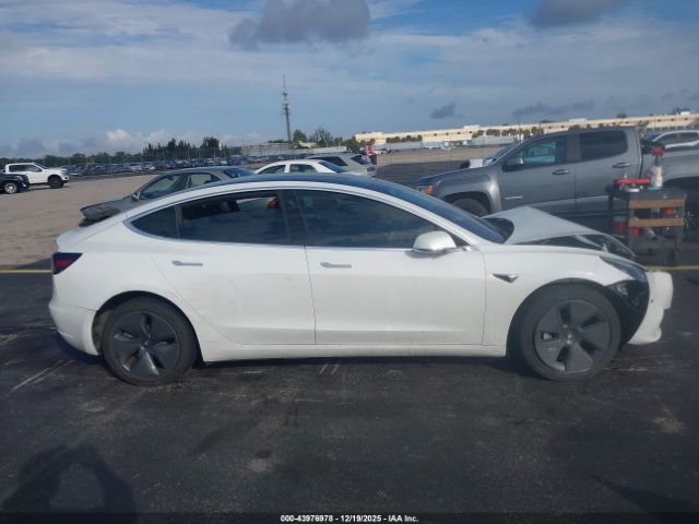 Tesla Model 3 Image 14