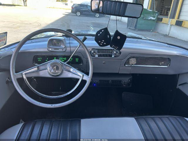 Studebaker Commander Image 10